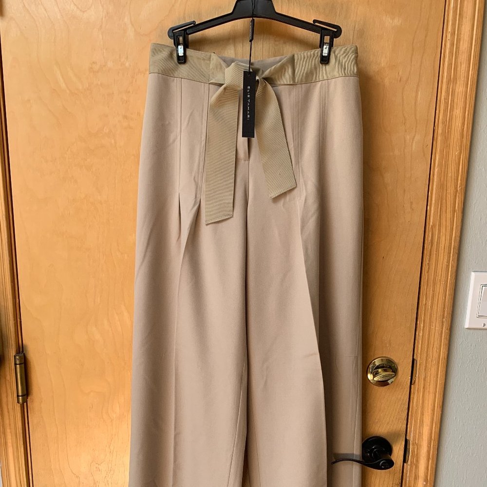 Tahari High-waisted pleated dress slacks/pants